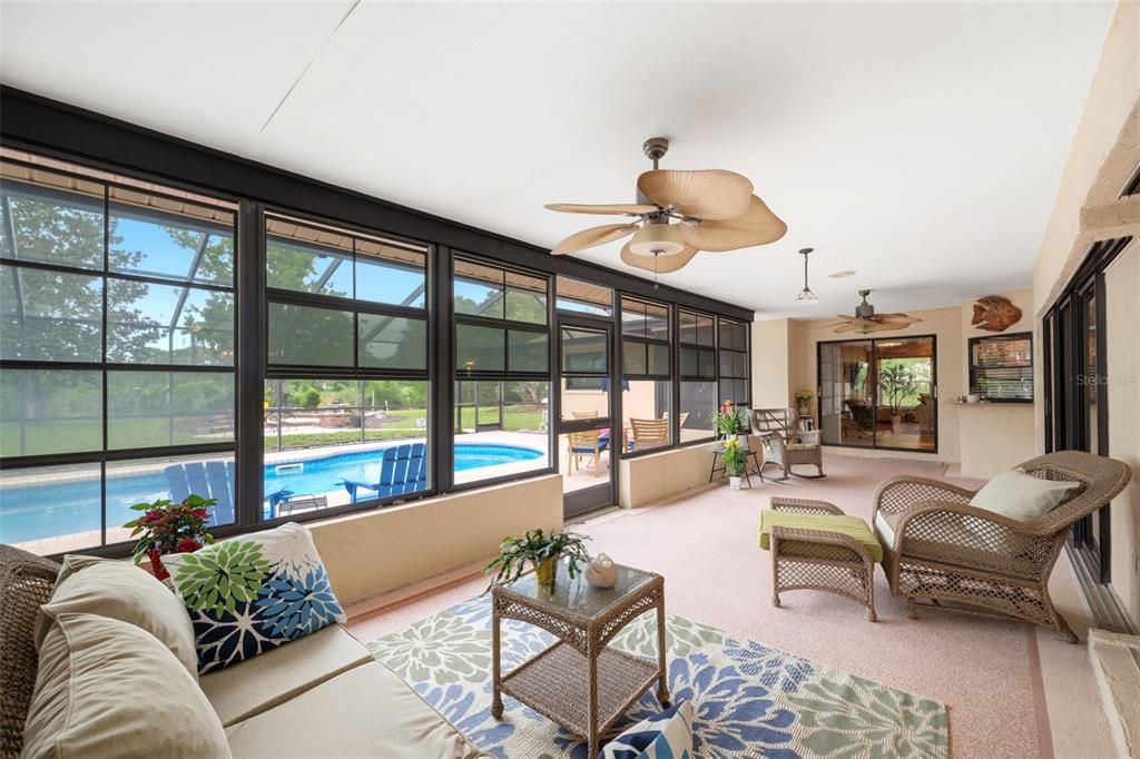 Activo con contrato: $389,900 (3 camas, 2 baños, 2114 Pies cuadrados)