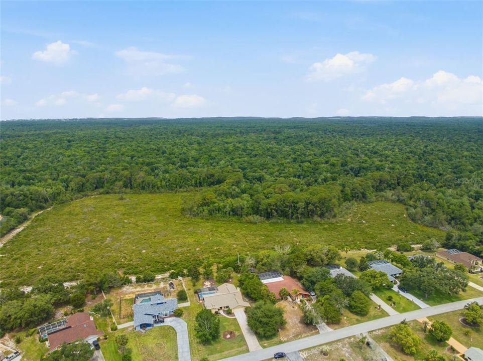 Activo con contrato: $389,900 (3 camas, 2 baños, 2114 Pies cuadrados)