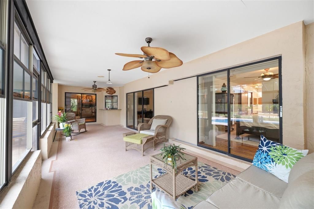 Activo con contrato: $389,900 (3 camas, 2 baños, 2114 Pies cuadrados)