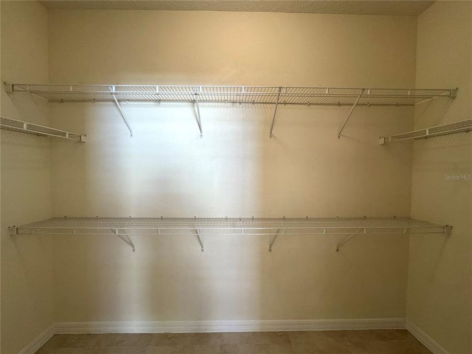 Activo con contrato: $2,799 (4 camas, 3 baños, 2457 Pies cuadrados)
