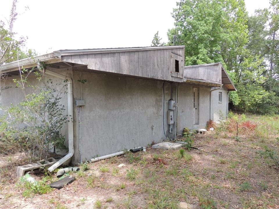 For Sale: $180,000 (2 beds, 1 baths, 1605 Square Feet)