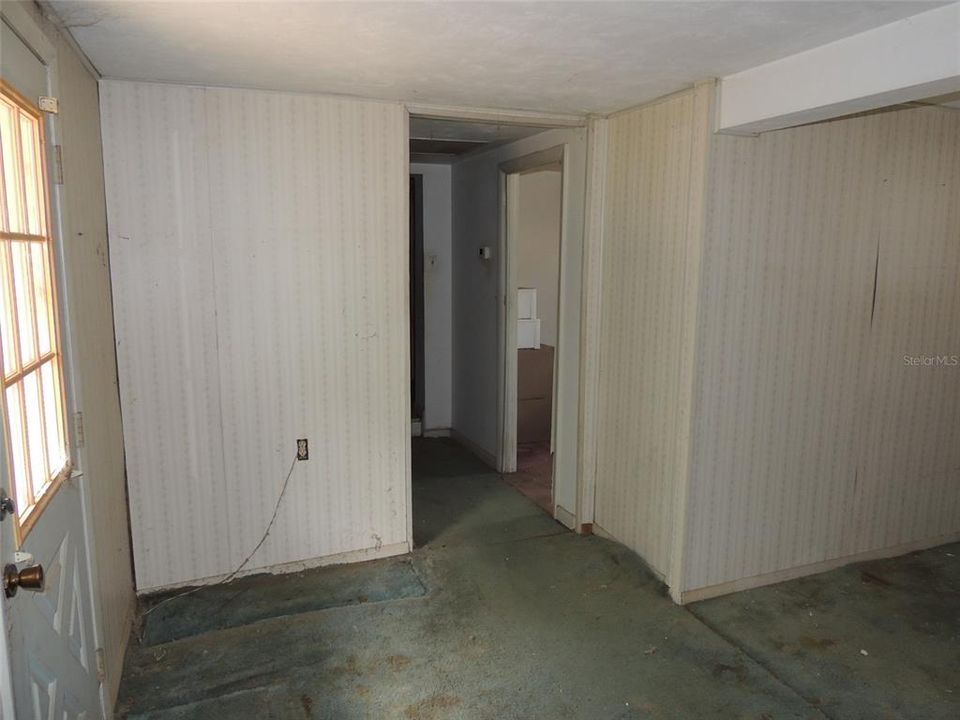 For Sale: $180,000 (2 beds, 1 baths, 1605 Square Feet)