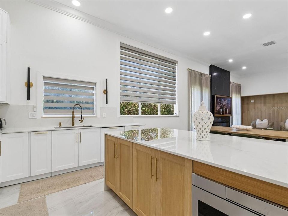 Activo con contrato: $1,600,000 (5 camas, 5 baños, 4200 Pies cuadrados)