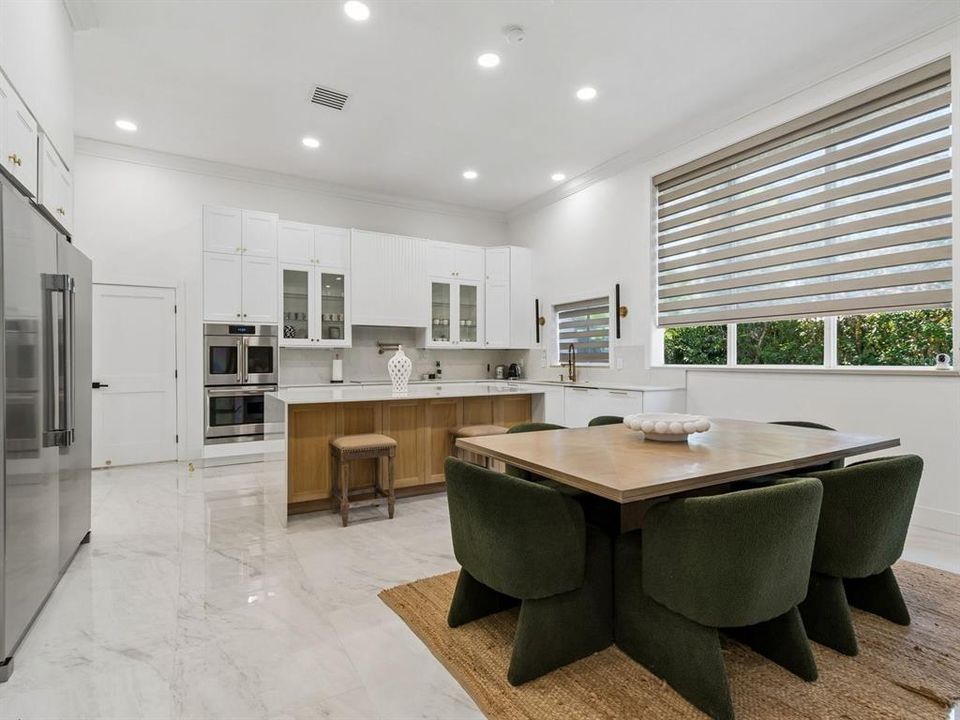 Activo con contrato: $1,600,000 (5 camas, 5 baños, 4200 Pies cuadrados)