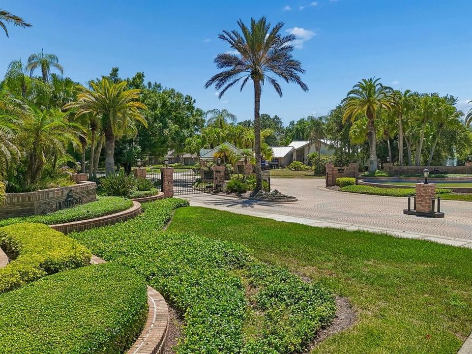 Activo con contrato: $1,600,000 (5 camas, 5 baños, 4200 Pies cuadrados)