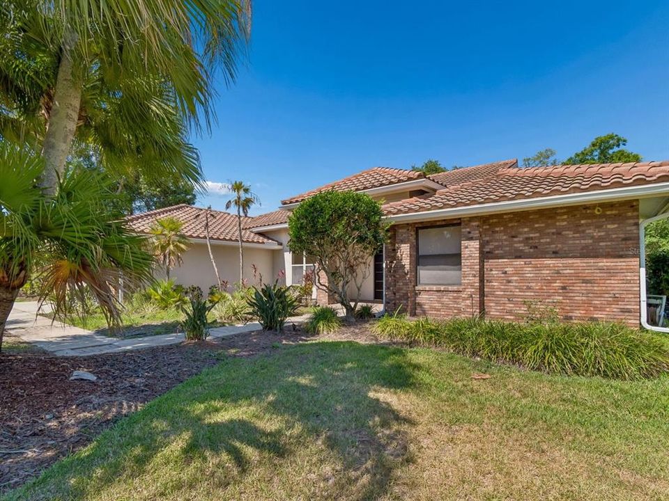 Activo con contrato: $1,600,000 (5 camas, 5 baños, 4200 Pies cuadrados)