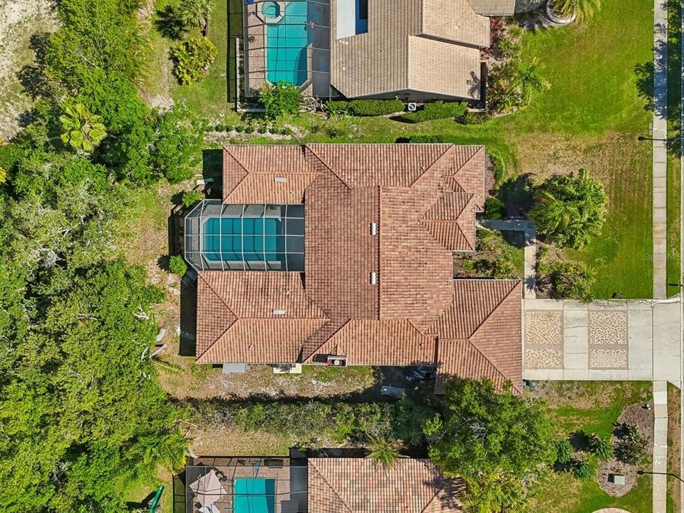 Activo con contrato: $1,600,000 (5 camas, 5 baños, 4200 Pies cuadrados)