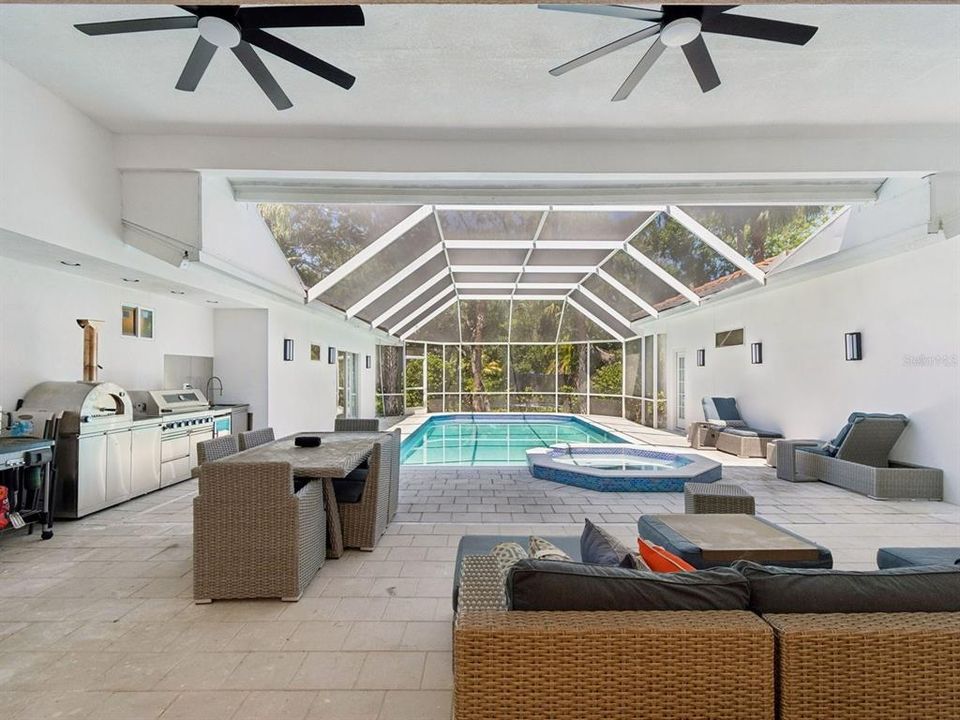 Activo con contrato: $1,600,000 (5 camas, 5 baños, 4200 Pies cuadrados)