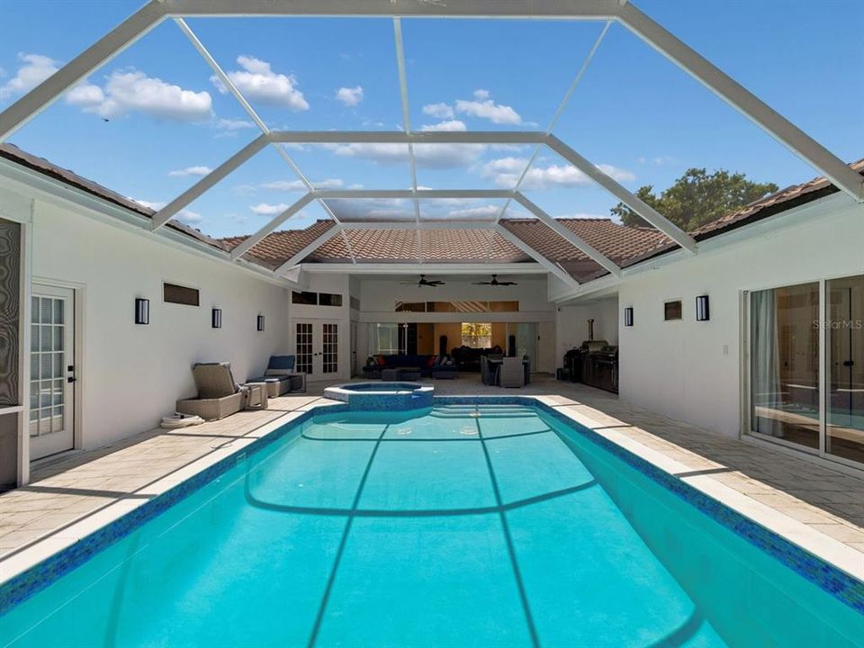 Activo con contrato: $1,600,000 (5 camas, 5 baños, 4200 Pies cuadrados)