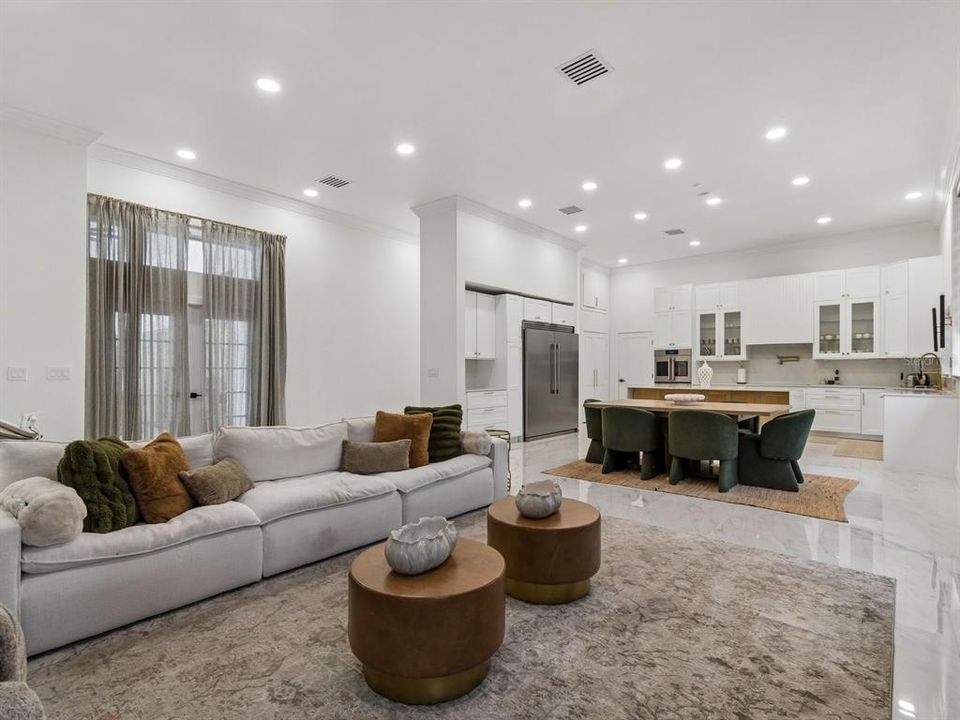 Activo con contrato: $1,600,000 (5 camas, 5 baños, 4200 Pies cuadrados)
