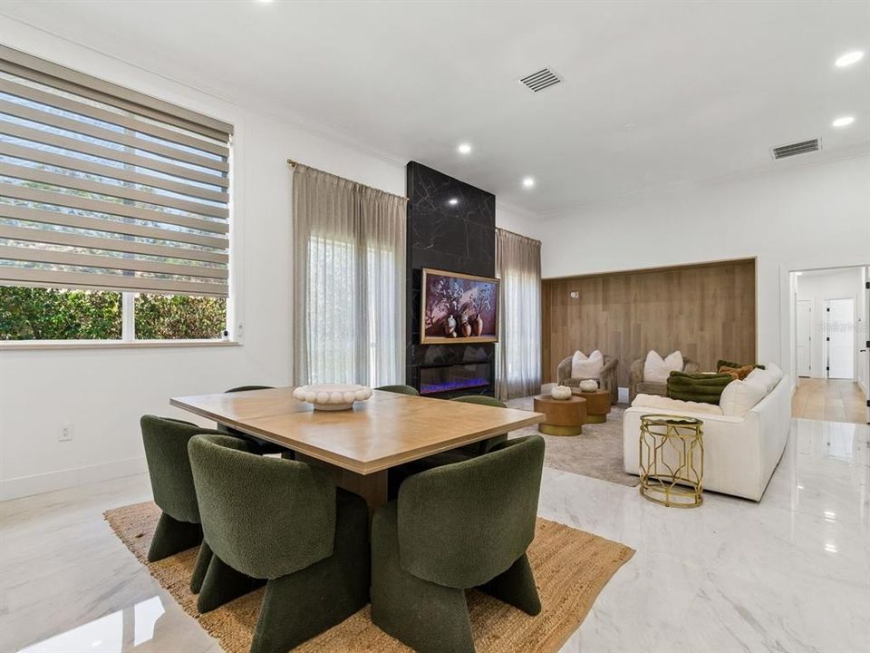 Activo con contrato: $1,600,000 (5 camas, 5 baños, 4200 Pies cuadrados)