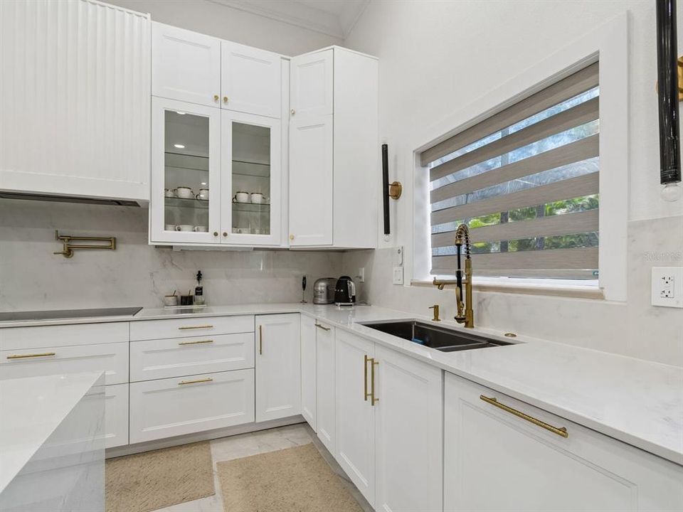 Activo con contrato: $1,600,000 (5 camas, 5 baños, 4200 Pies cuadrados)