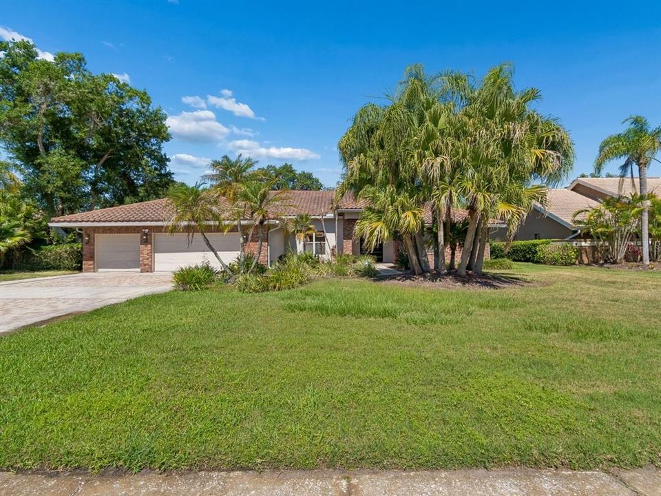 Activo con contrato: $1,600,000 (5 camas, 5 baños, 4200 Pies cuadrados)
