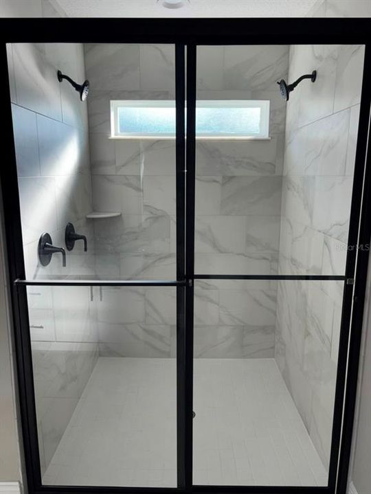 Под контрактом: $289,900 (4 спален, 2 ванн, 1895 Квадратных фут)