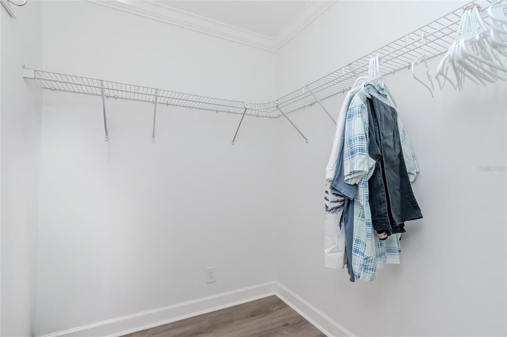 For Sale: $449,900 (2 beds, 2 baths, 865 Square Feet)