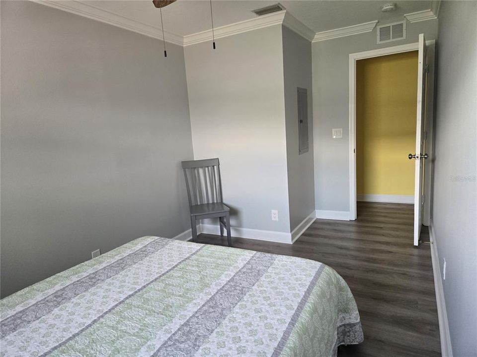For Sale: $449,900 (2 beds, 2 baths, 865 Square Feet)