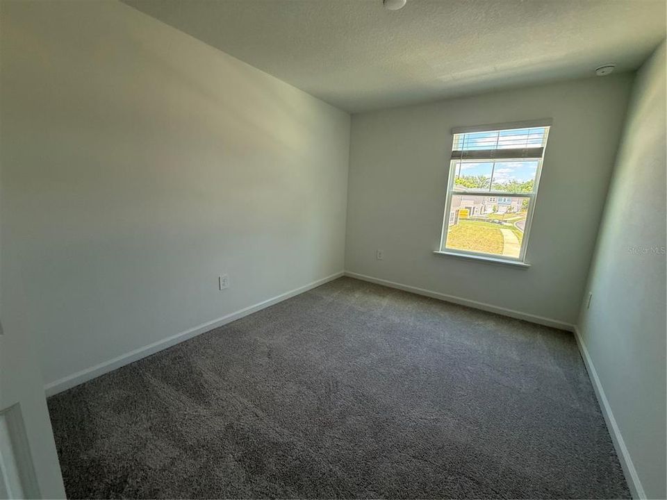 For Rent: $1,800 (3 beds, 2 baths, 1708 Square Feet)