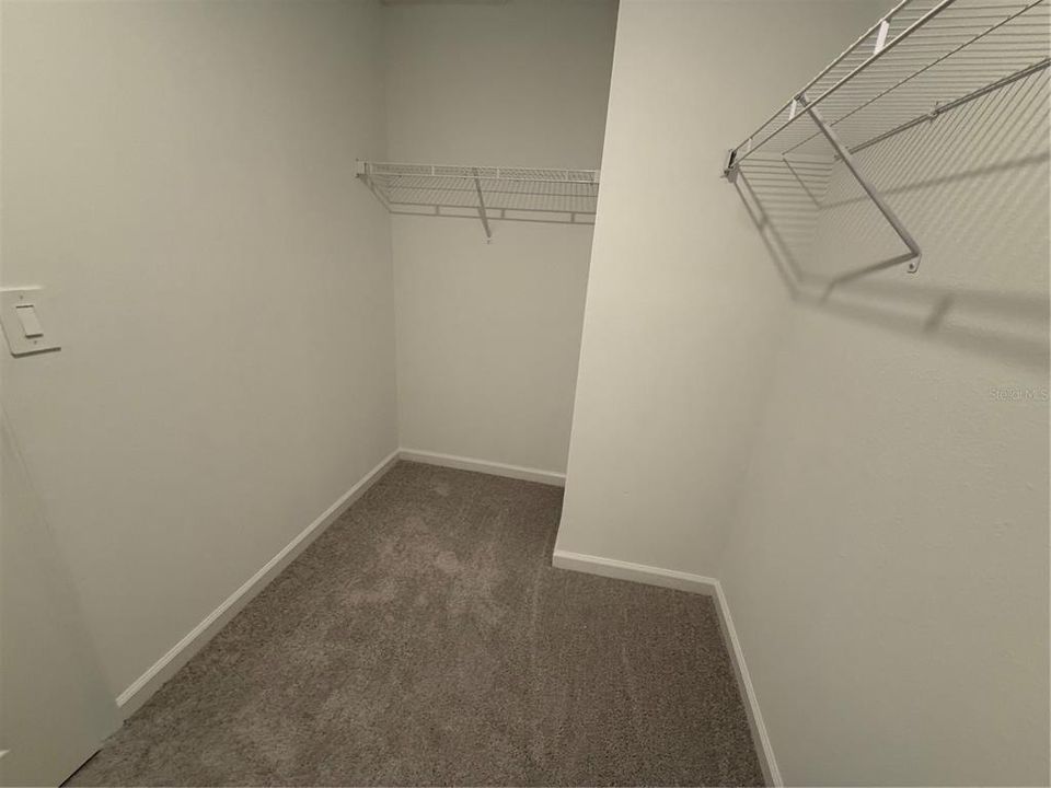 For Rent: $1,800 (3 beds, 2 baths, 1708 Square Feet)