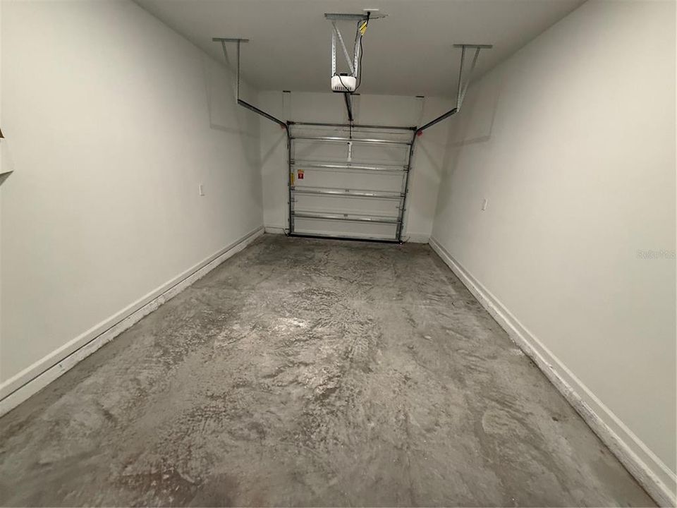 For Rent: $1,800 (3 beds, 2 baths, 1708 Square Feet)