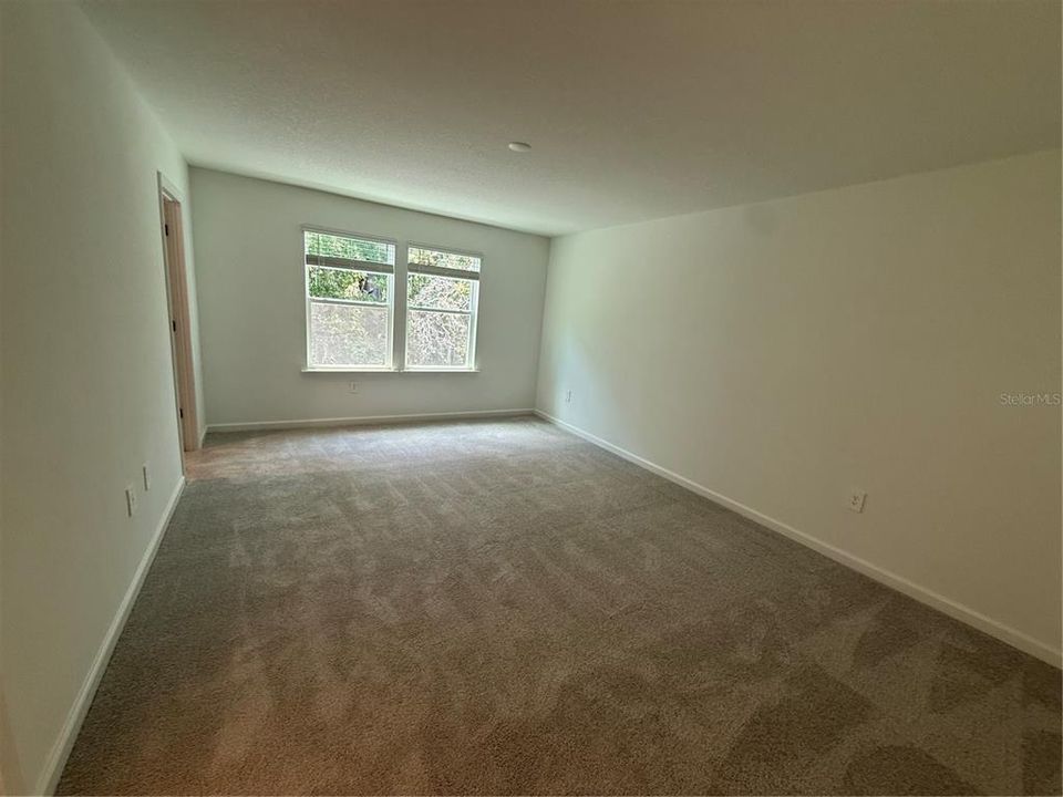 For Rent: $1,800 (3 beds, 2 baths, 1708 Square Feet)