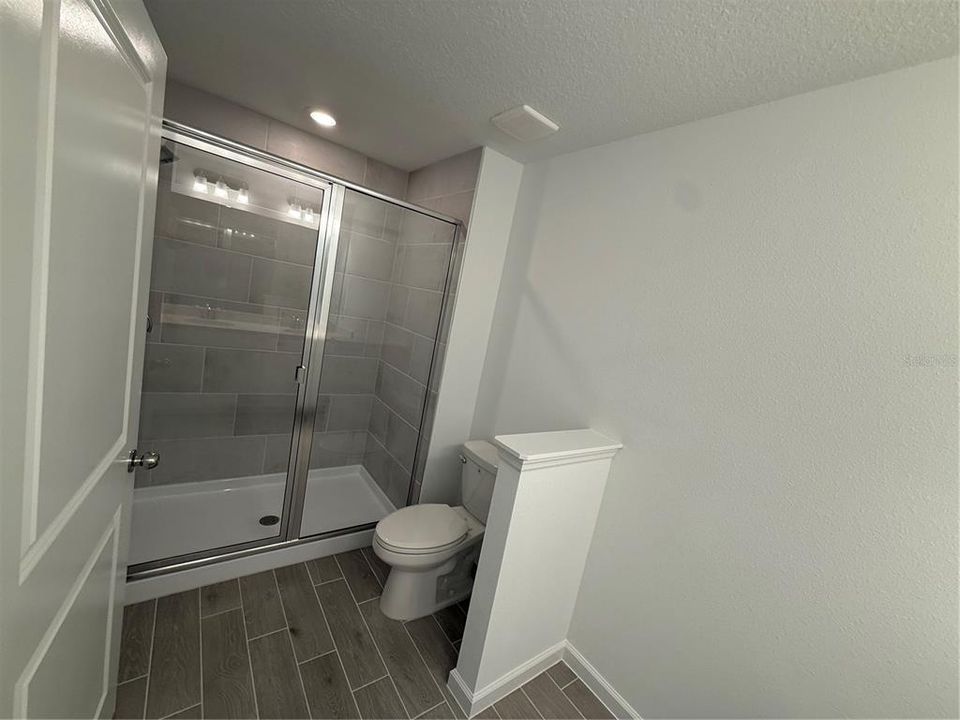 For Rent: $1,800 (3 beds, 2 baths, 1708 Square Feet)