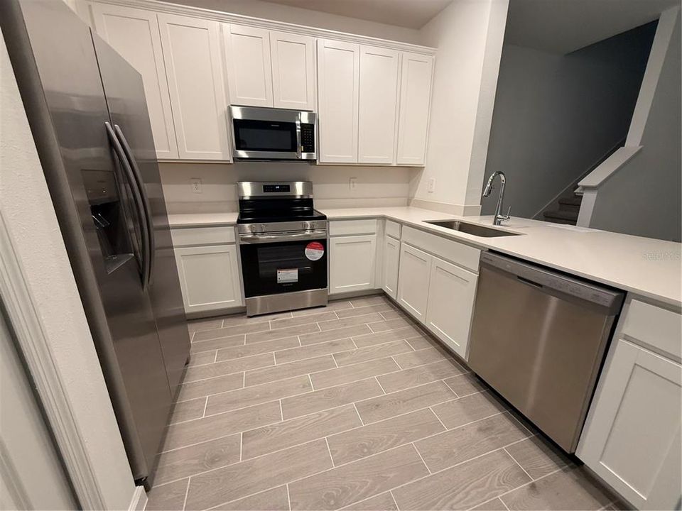 For Rent: $1,800 (3 beds, 2 baths, 1708 Square Feet)