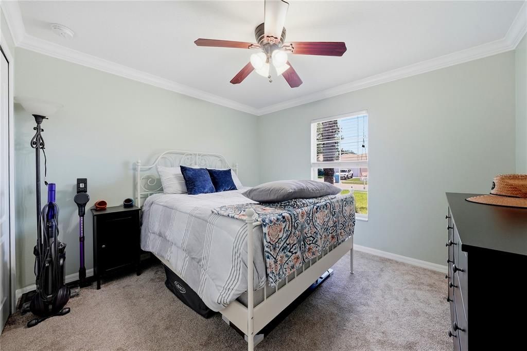 For Sale: $335,000 (4 beds, 2 baths, 1529 Square Feet)