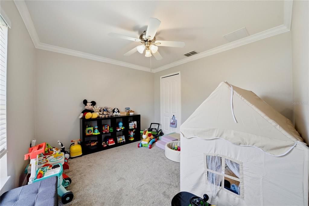 For Sale: $335,000 (4 beds, 2 baths, 1529 Square Feet)