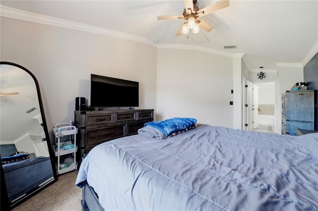 For Sale: $335,000 (4 beds, 2 baths, 1529 Square Feet)