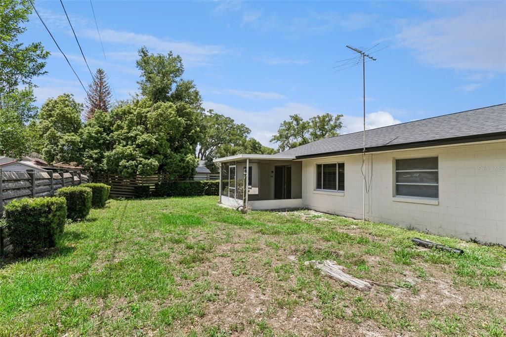 For Sale: $390,000 (4 beds, 2 baths, 1607 Square Feet)