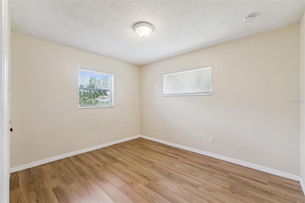 For Sale: $390,000 (4 beds, 2 baths, 1607 Square Feet)