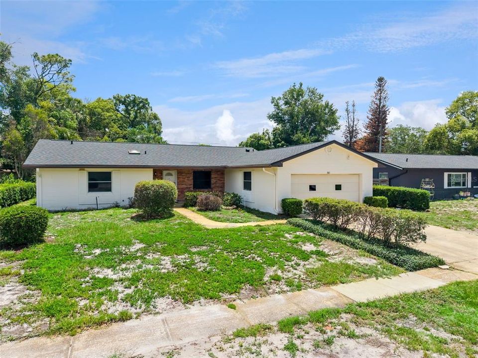 For Sale: $390,000 (4 beds, 2 baths, 1607 Square Feet)