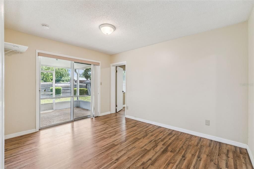 For Sale: $390,000 (4 beds, 2 baths, 1607 Square Feet)