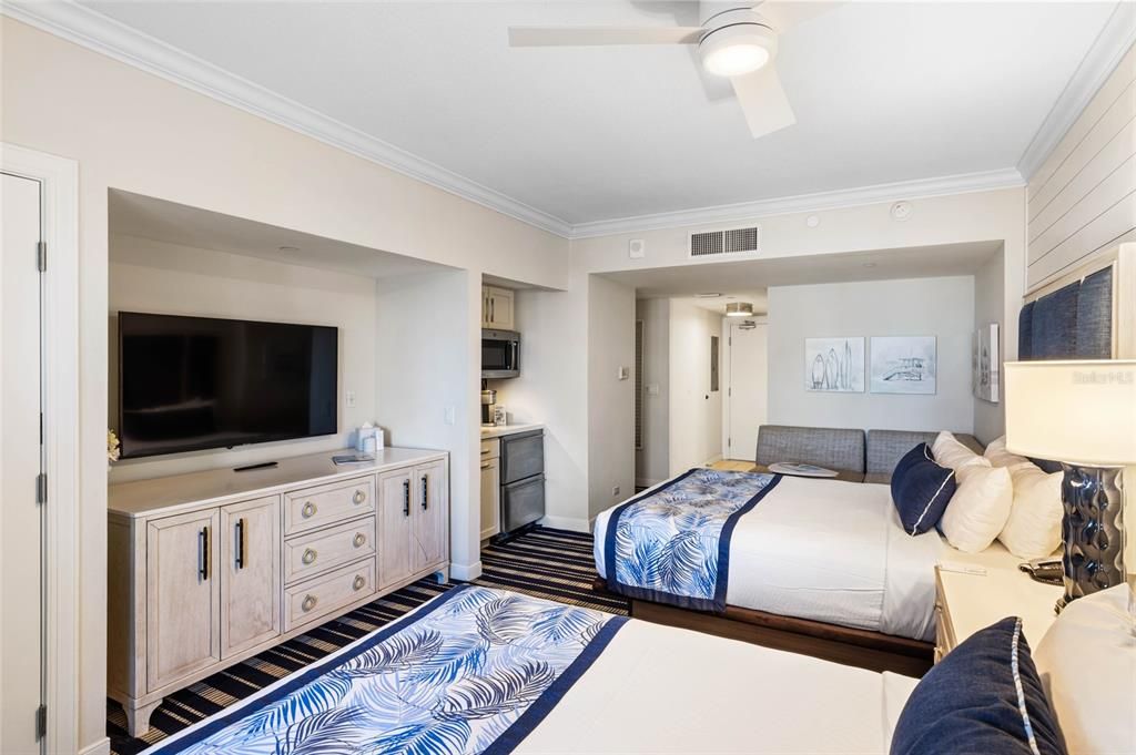 For Sale: $1,950,000 (2 beds, 2 baths, 1399 Square Feet)