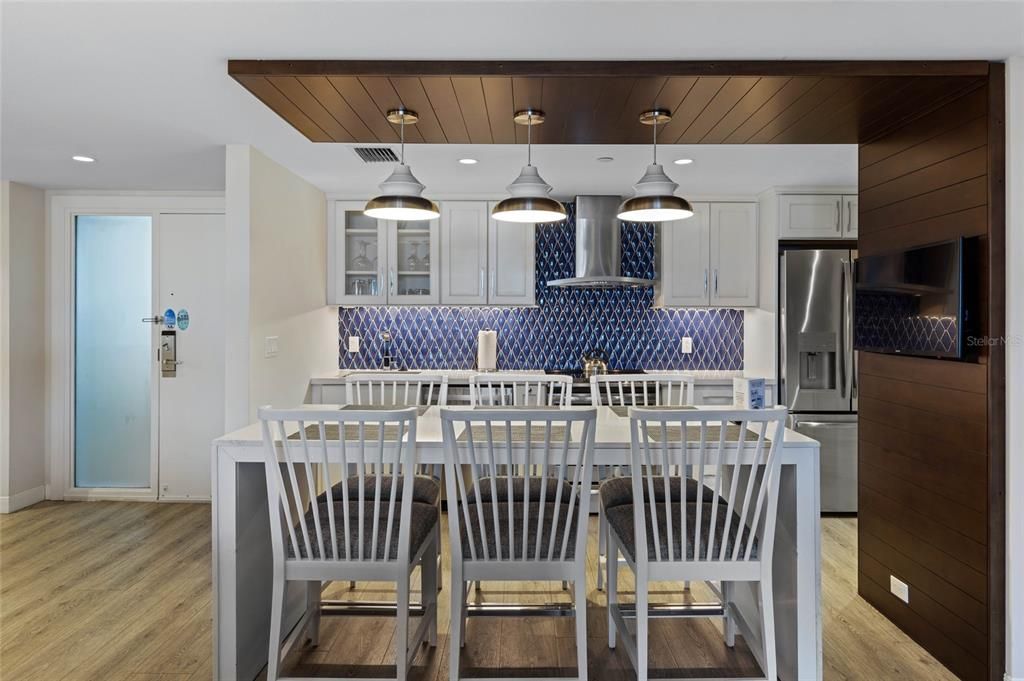 For Sale: $1,950,000 (2 beds, 2 baths, 1399 Square Feet)