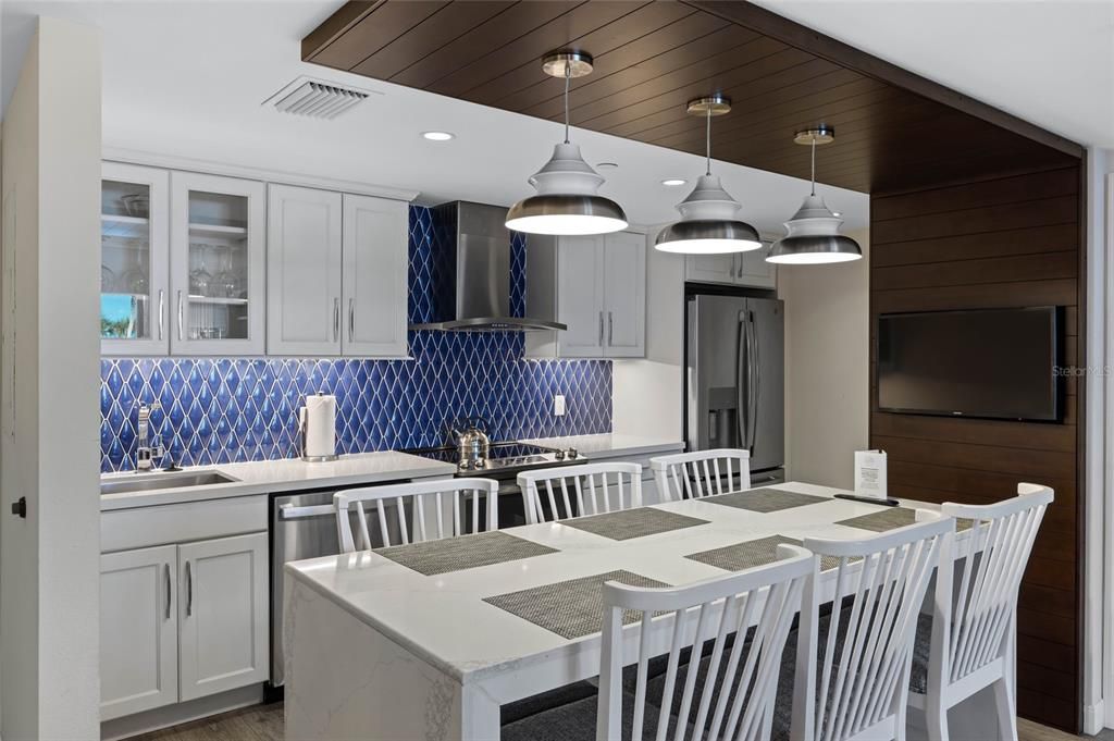 For Sale: $1,950,000 (2 beds, 2 baths, 1399 Square Feet)