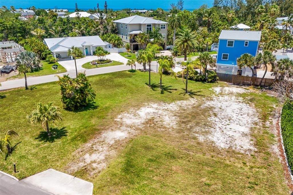 待售: $995,000 (0.30 acres)