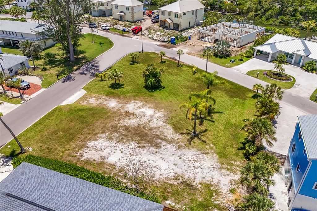 待售: $995,000 (0.30 acres)