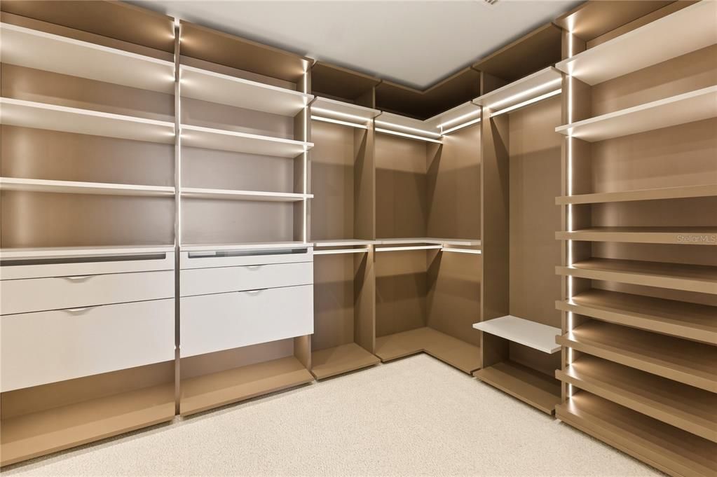 For Rent: $22,500 (3 beds, 3 baths, 2628 Square Feet)