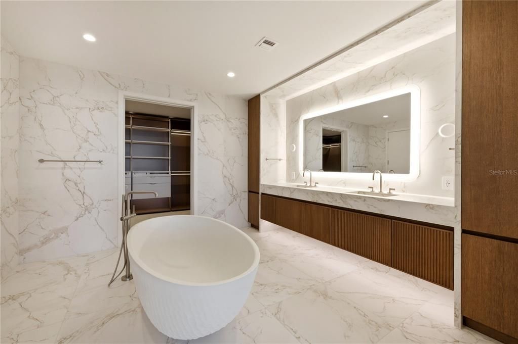 For Rent: $22,500 (3 beds, 3 baths, 2628 Square Feet)