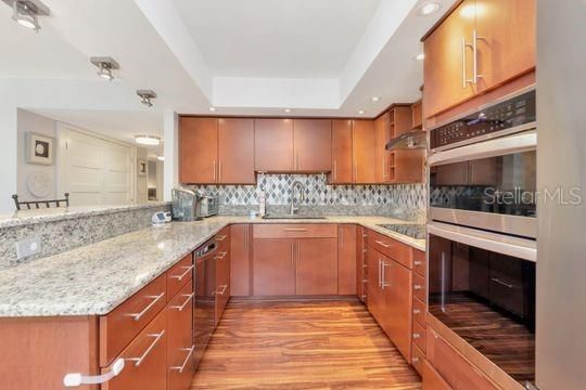 For Sale: $390,000 (2 beds, 2 baths, 1385 Square Feet)