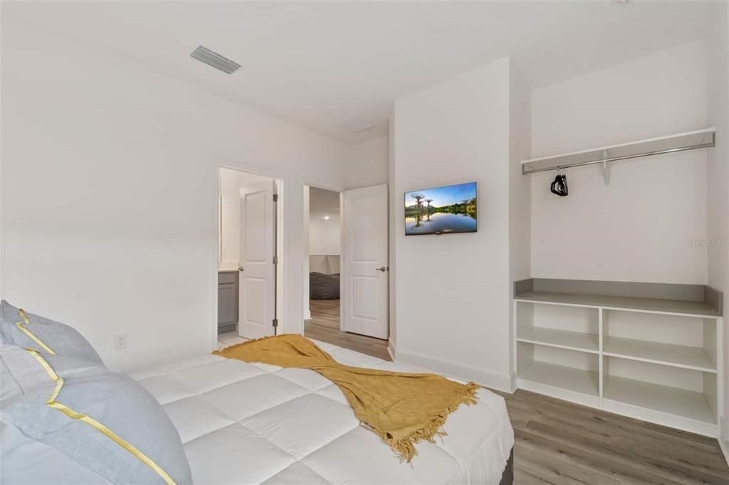 For Sale: $1,799,900 (15 beds, 15 baths, 6303 Square Feet)