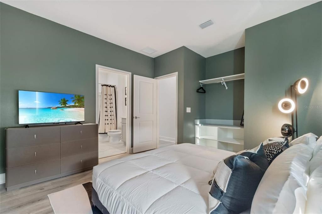 For Sale: $1,799,900 (15 beds, 15 baths, 6303 Square Feet)