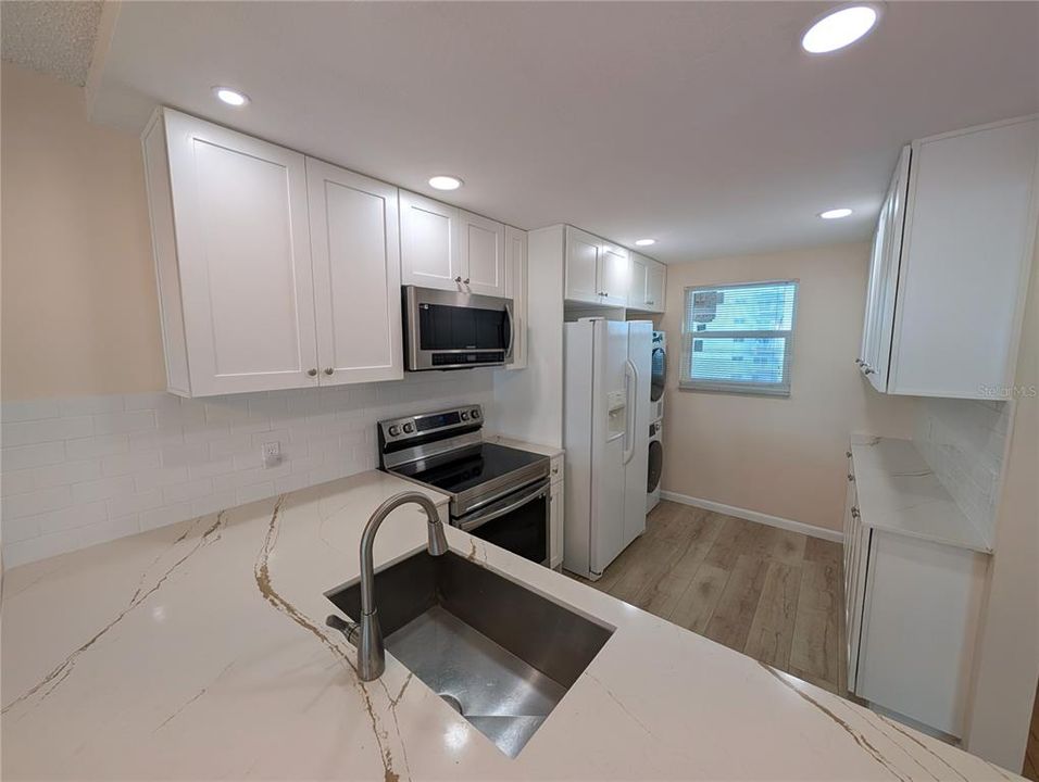 В аренду: $2,675 (2 спален, 2 ванн, 1025 Квадратных фут)