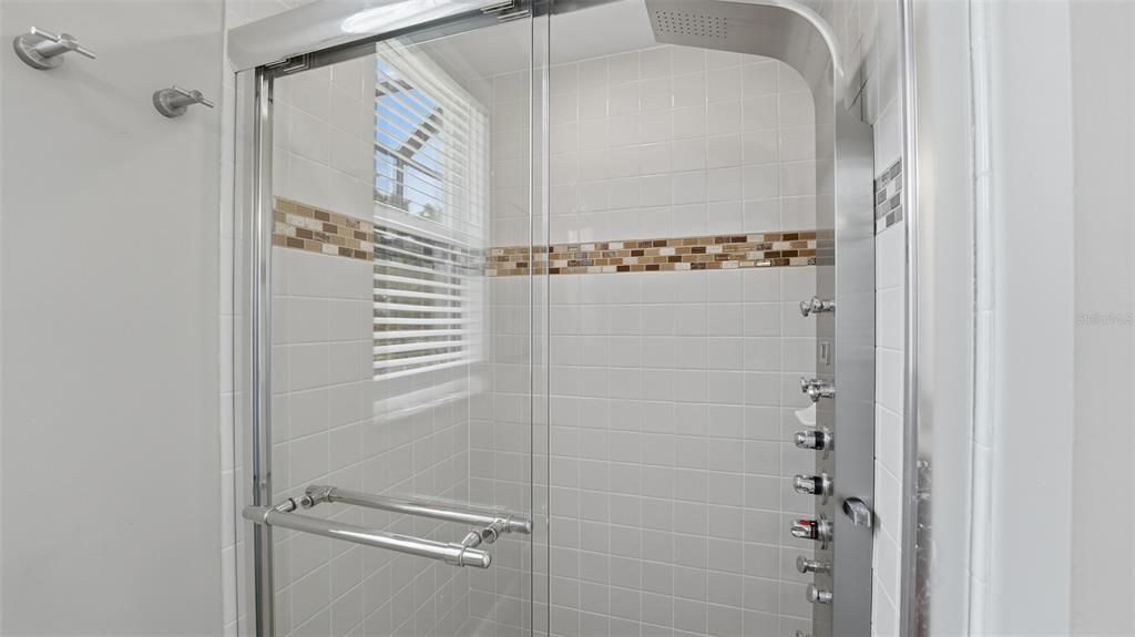 For Sale: $775,000 (4 beds, 3 baths, 2551 Square Feet)