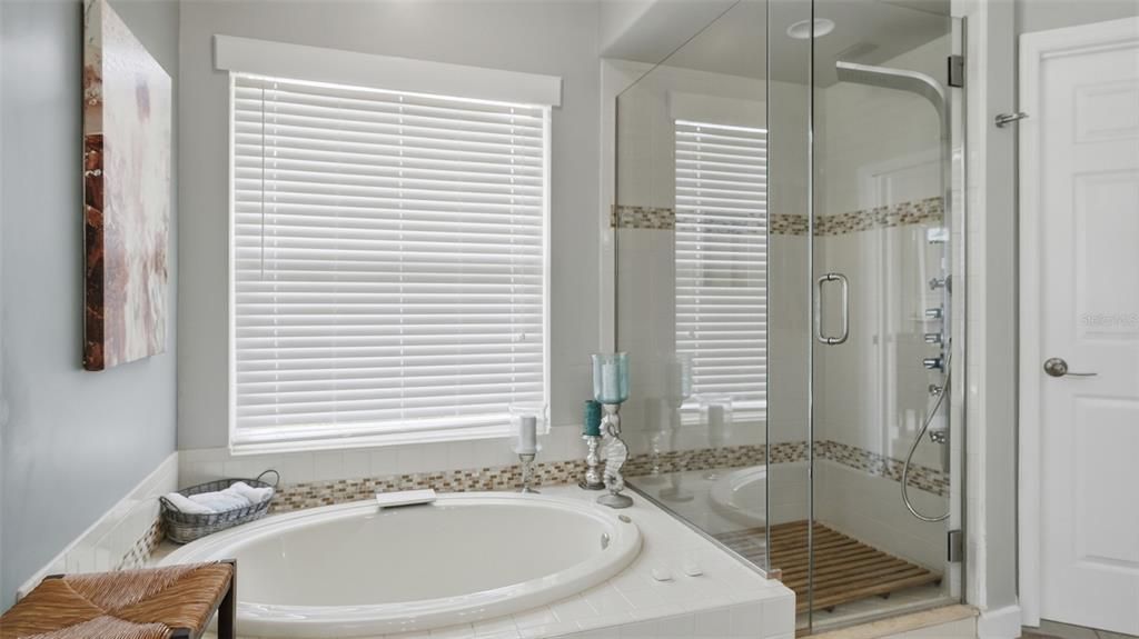 For Sale: $775,000 (4 beds, 3 baths, 2551 Square Feet)