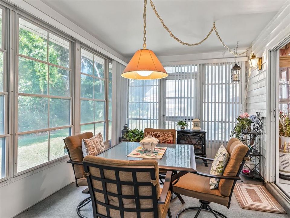 For Sale: $239,900 (3 beds, 2 baths, 1416 Square Feet)
