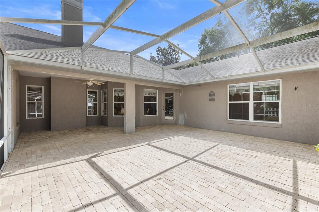 Active With Contract: $378,000 (3 beds, 2 baths, 1871 Square Feet)