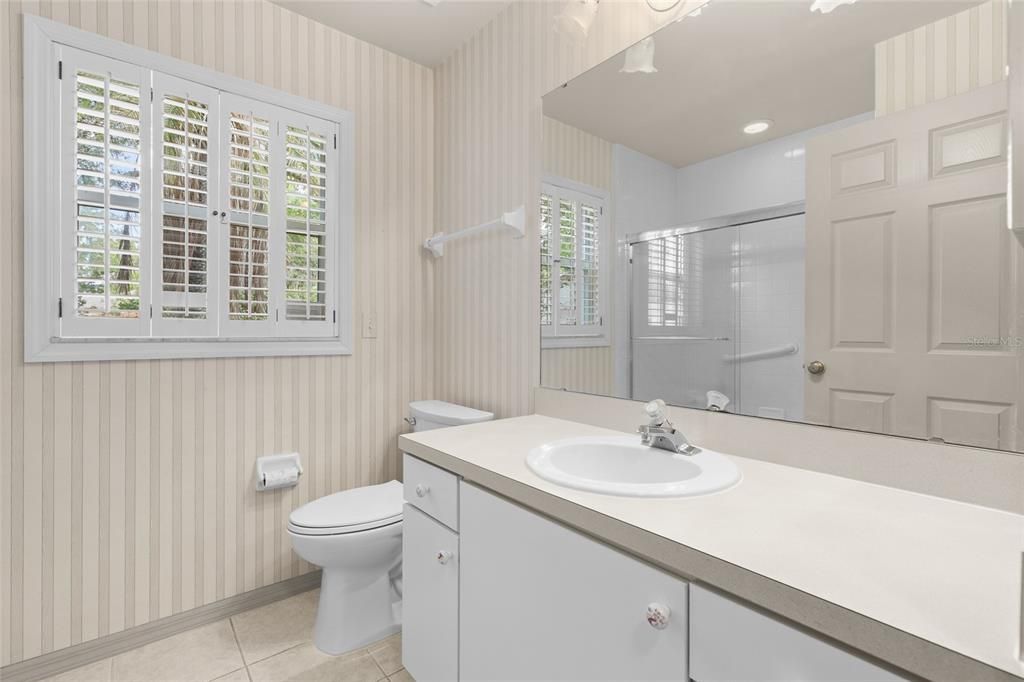 Active With Contract: $378,000 (3 beds, 2 baths, 1871 Square Feet)