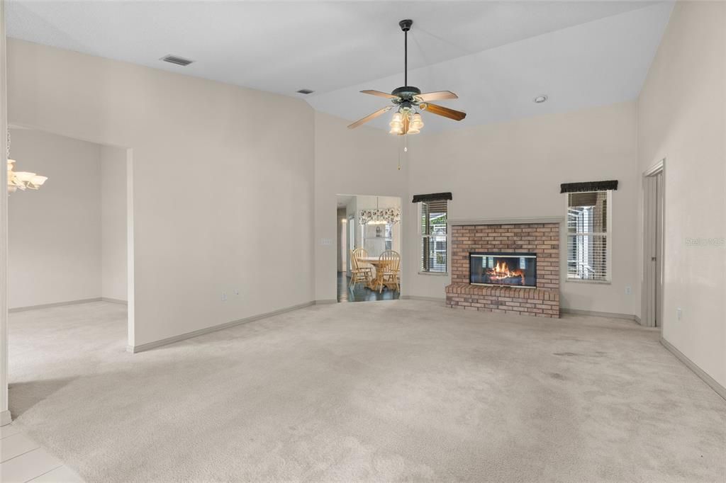 Active With Contract: $378,000 (3 beds, 2 baths, 1871 Square Feet)